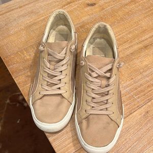 Dolce vita Zina sneakers 6.5